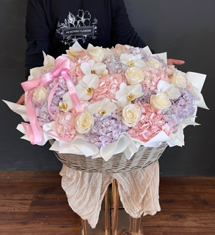 lily flower bouquet delivery Luxe en Fleurs