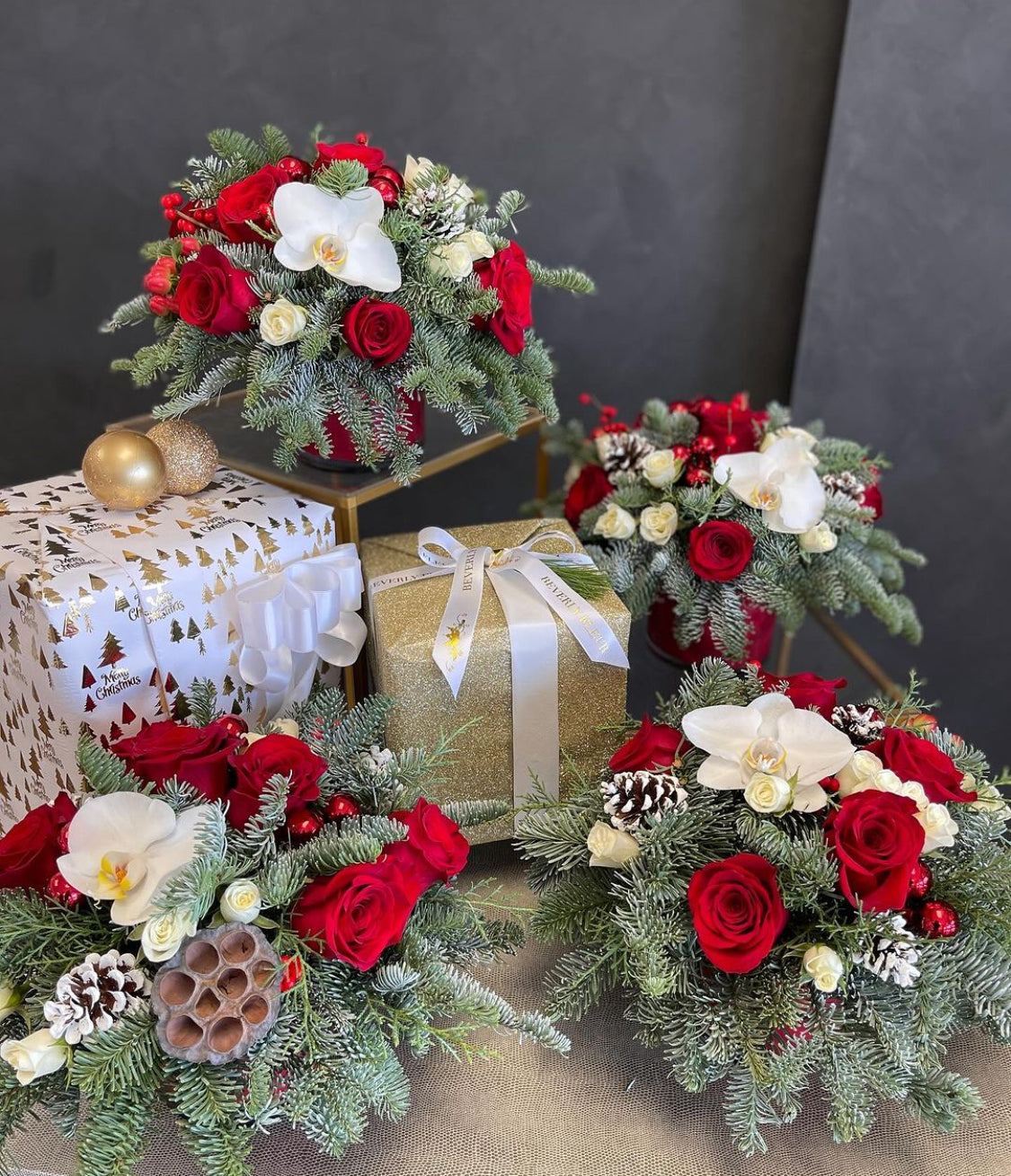 Mistletoe Magic Centerpiece