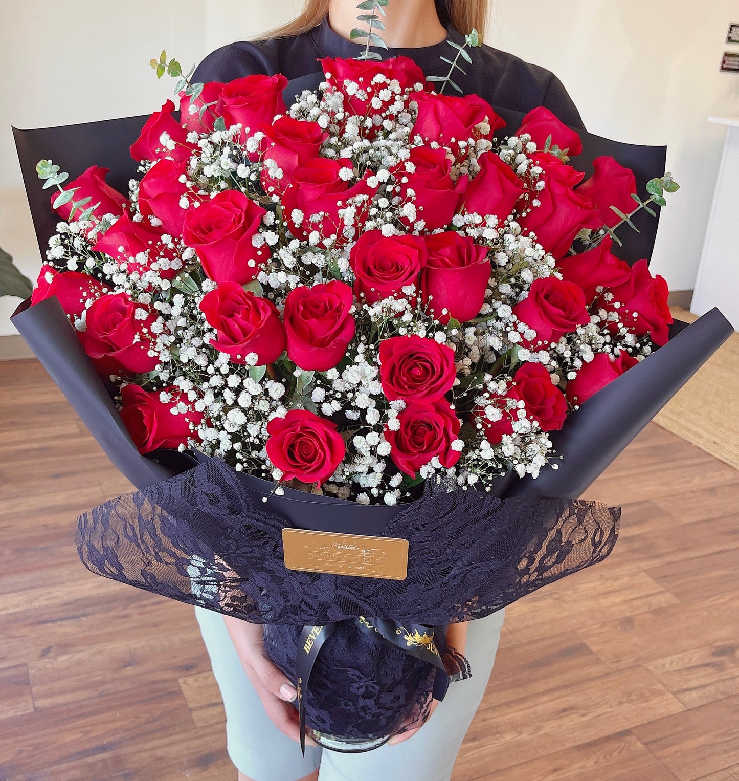 Classic Red Long Stem-Flowers with Vase - Holiday