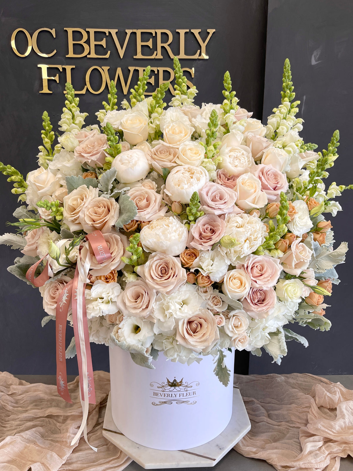 Uberervly Box OC Beverly Flowers – Black Roses Flower Box
