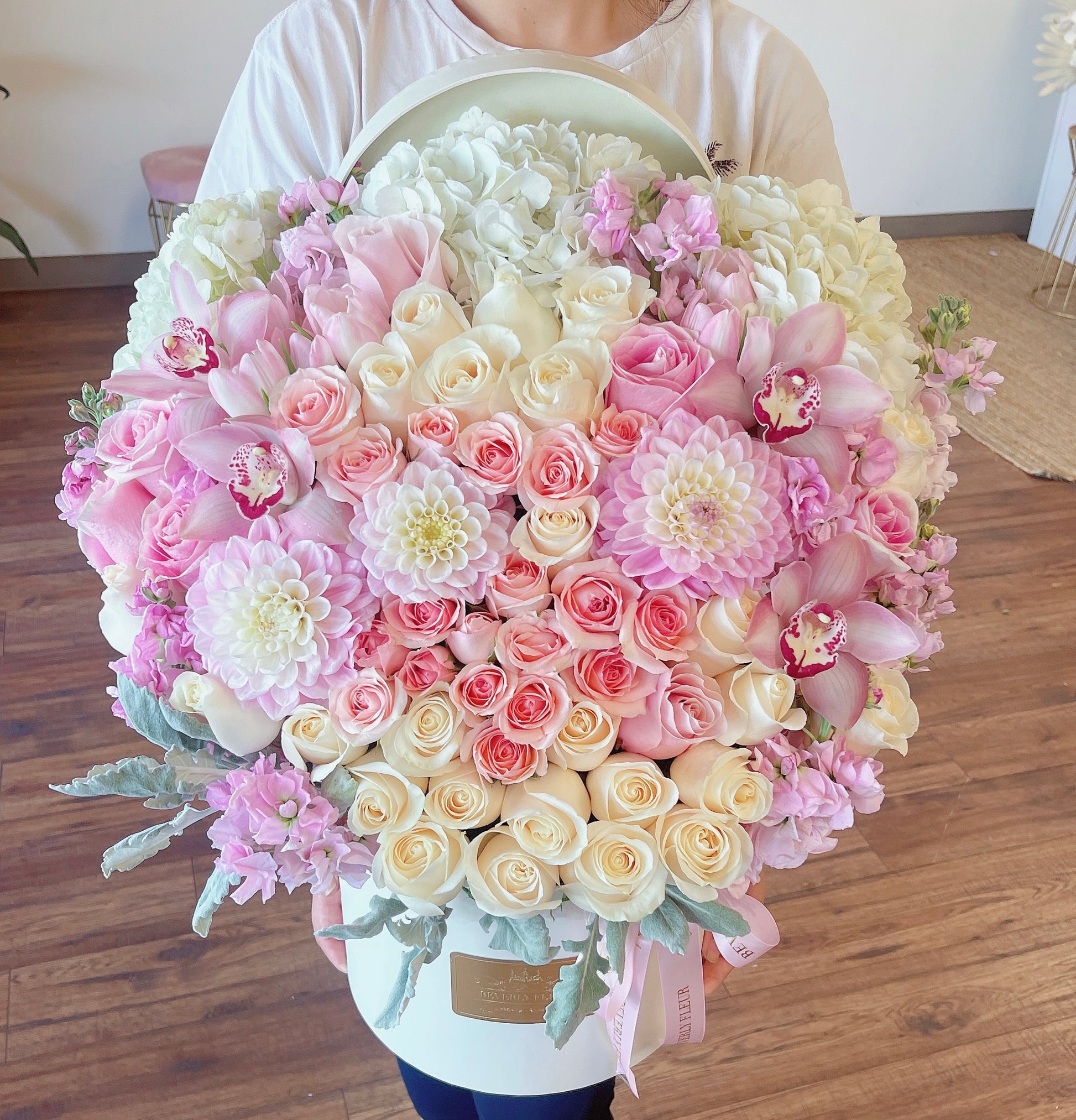 OC Beverly Flowers – Fountain Valley Flowers Delivery - Roses and Orchids  Wooden Box